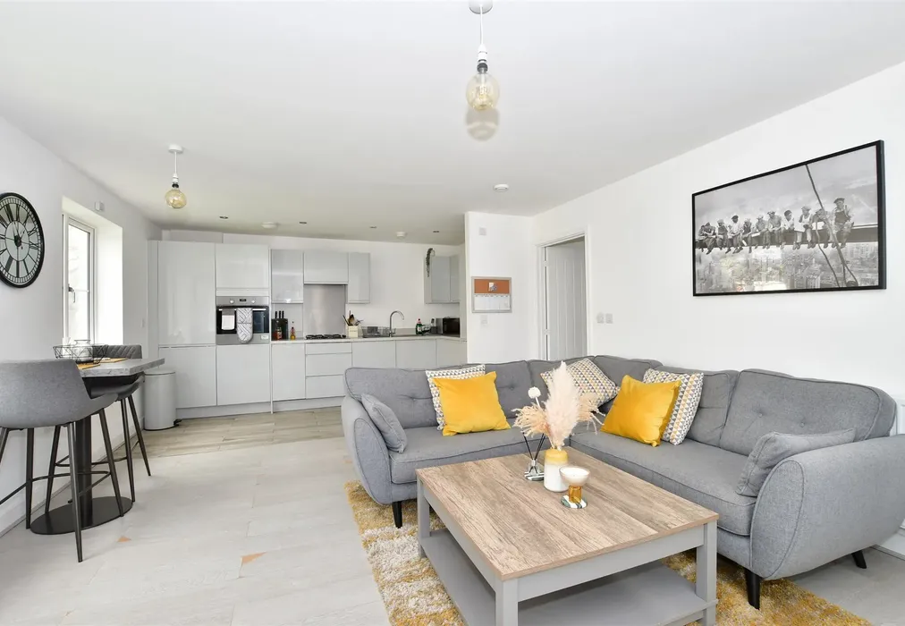 Kitchen/Lounge/ Diner - Daffodil Crescent, Crawley, West Sussex - Wards of Kent