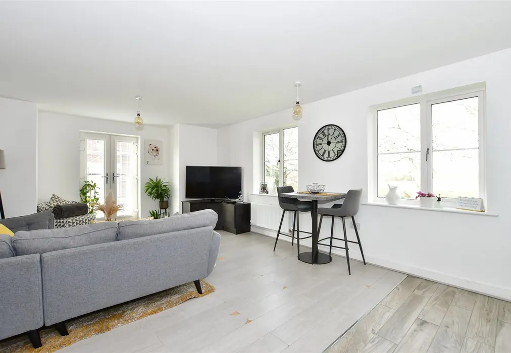 Kitchen/Lounge/ Diner - Daffodil Crescent, Crawley, West Sussex - Wards of Kent
