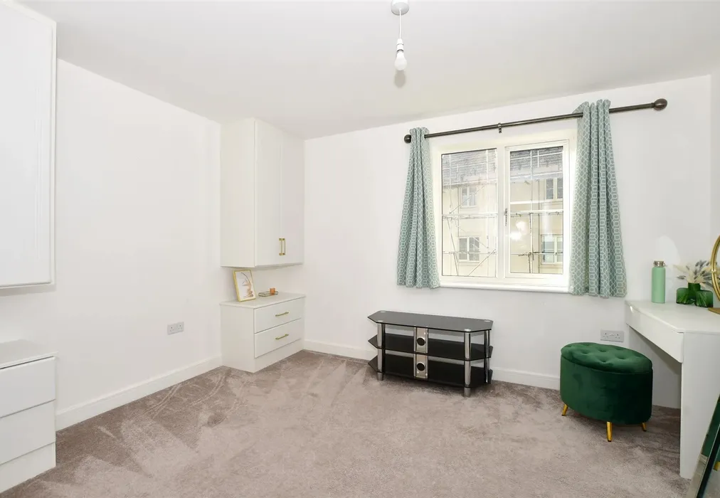 Bedroom 2 - Daffodil Crescent, Crawley, West Sussex - Wards of Kent