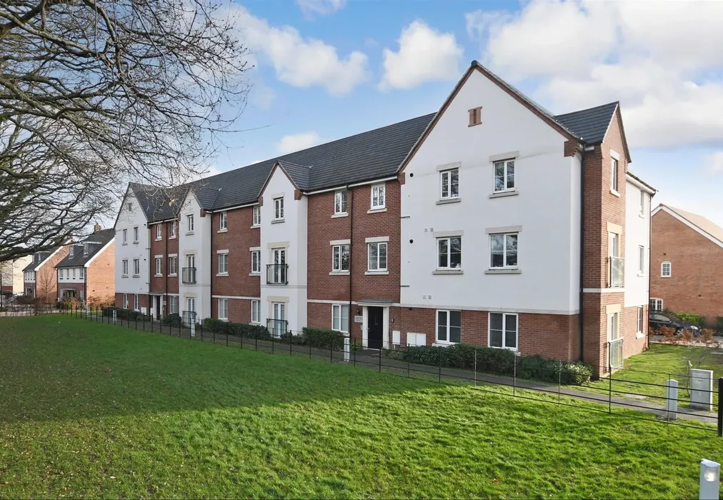 External (Web) - Daffodil Crescent, Crawley, West Sussex - Wards of Kent