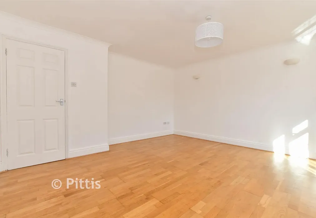 Lounge - Little London, Newport, Isle of Wight - Wards of Kent