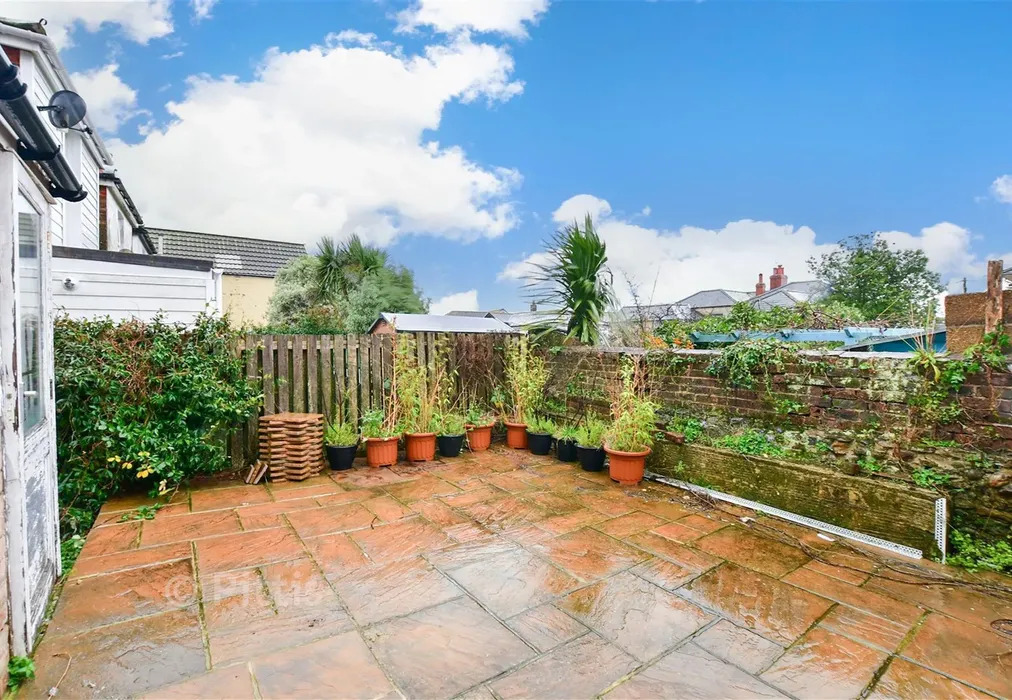 Rear Garden - Station Avenue, Sandown, Isle of Wight - Wards of Kent