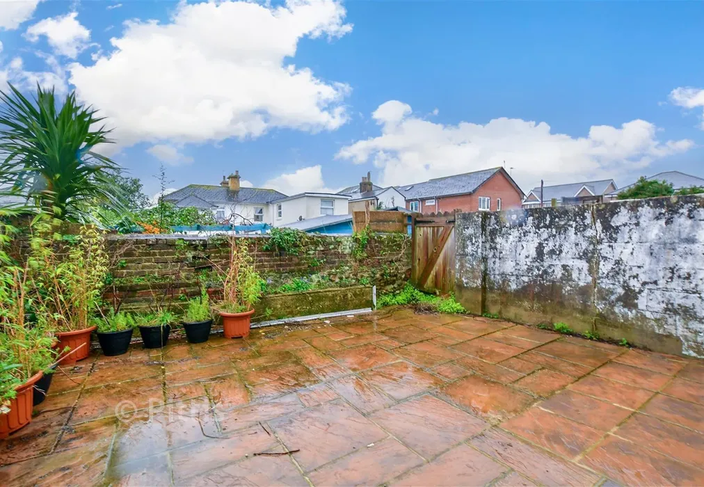 Rear Garden - Station Avenue, Sandown, Isle of Wight - Wards of Kent
