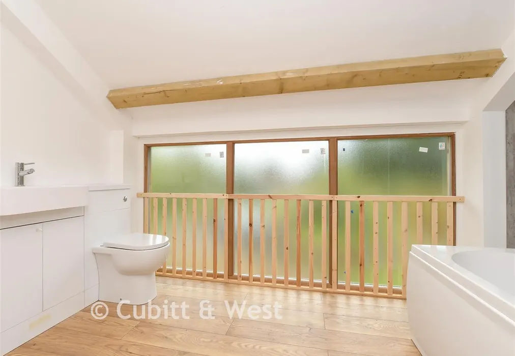 Bathroom - Moats Lane, South Nutfield, Redhill, Surrey - Wards of Kent