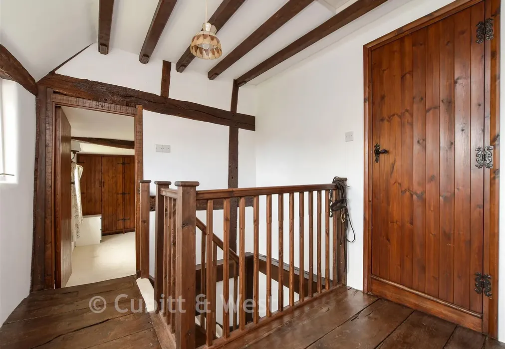 Landing - Moats Lane, South Nutfield, Redhill, Surrey - Wards of Kent