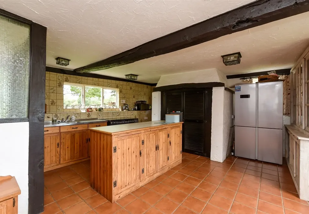 Kitchen - Moats Lane, South Nutfield, Redhill, Surrey - Wards of Kent
