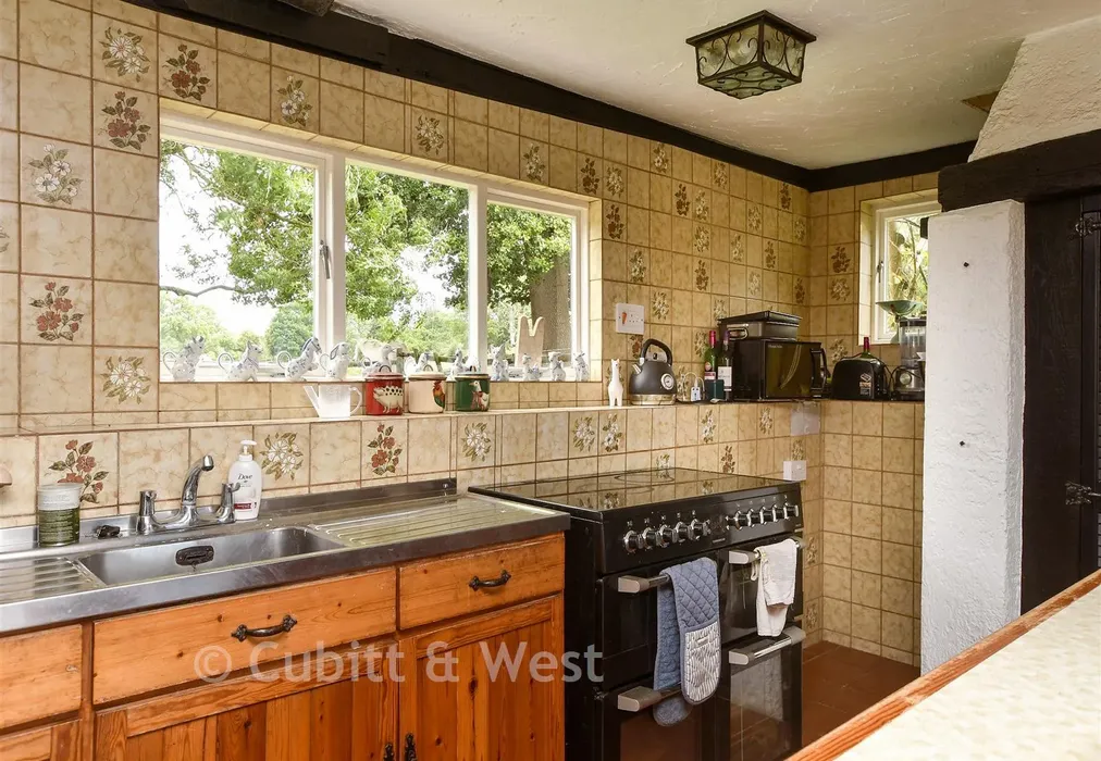 Kitchen - Moats Lane, South Nutfield, Redhill, Surrey - Wards of Kent