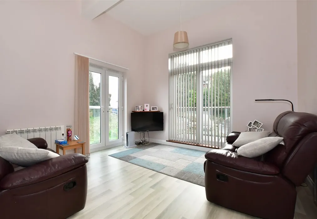 Elm Kitchen/ Living Room - Crescent Road, Shanklin, Isle of Wight - Wards of Kent
