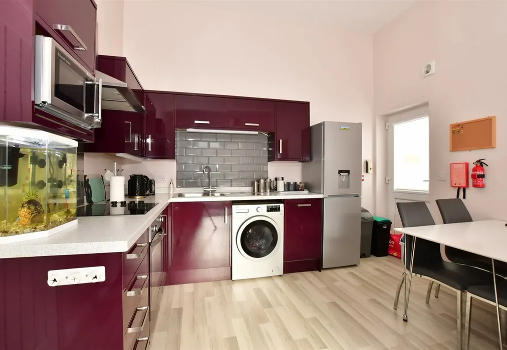 Elm Kitchen/ Living Room - Crescent Road, Shanklin, Isle of Wight - Wards of Kent