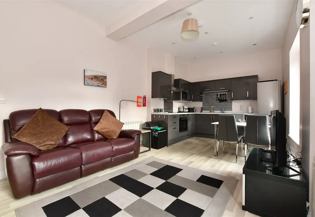 Cedar Kitchen/ Living Room - Crescent Road, Shanklin, Isle of Wight - Wards of Kent