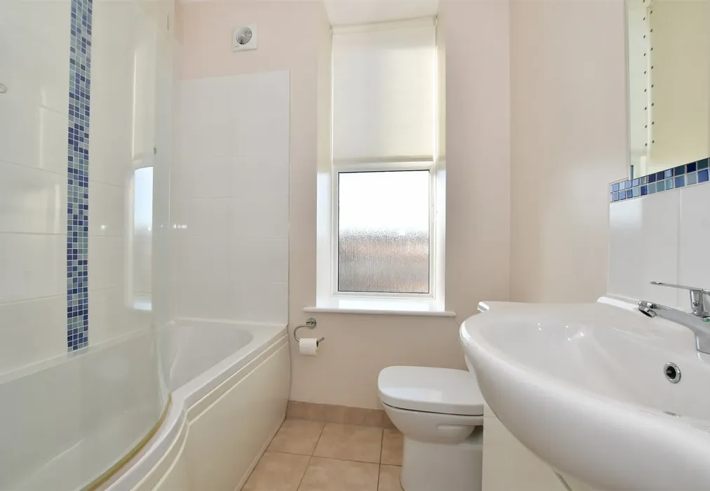 Ash Bathroom - Crescent Road, Shanklin, Isle of Wight - Wards of Kent