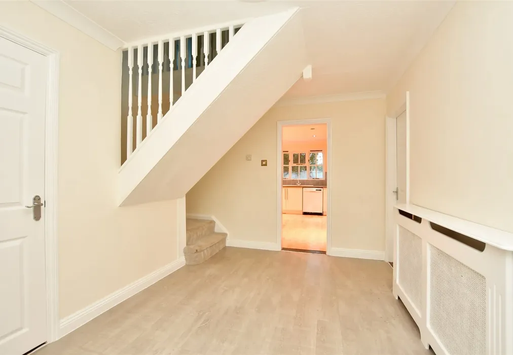 Entrance Hall - The Street, Hartlip, Sittingbourne, Kent - Wards of Kent