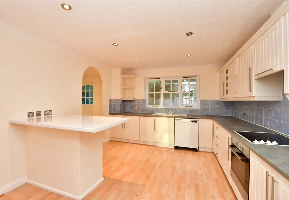 Kitchen/Breakfast Room - The Street, Hartlip, Sittingbourne, Kent - Wards of Kent
