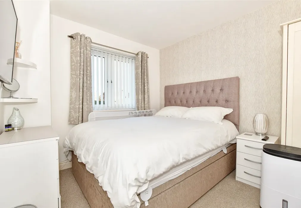 Bedroom 4 - Pollard Place, Whitstable, Kent - Wards of Kent