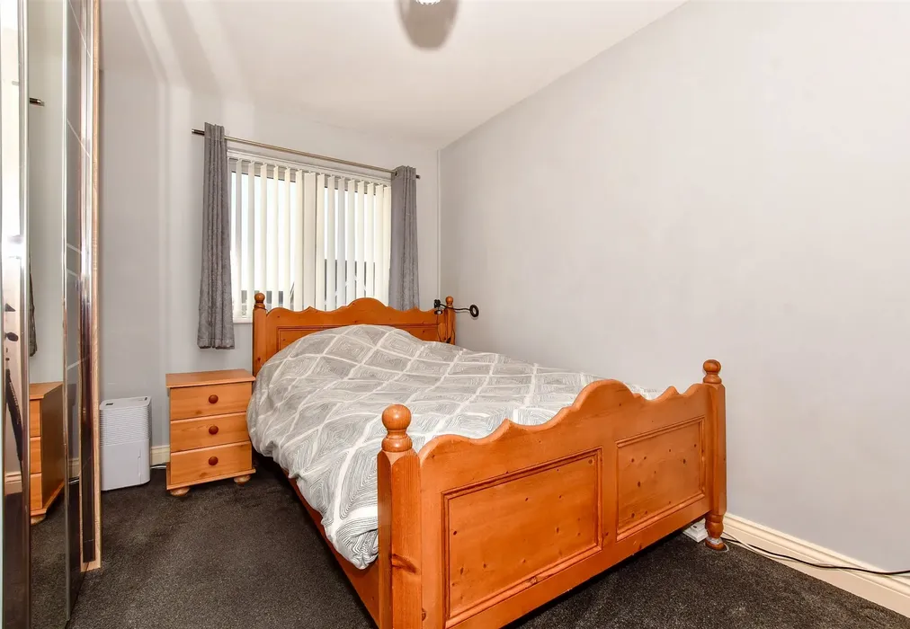 Bedroom 2 - Pollard Place, Whitstable, Kent - Wards of Kent