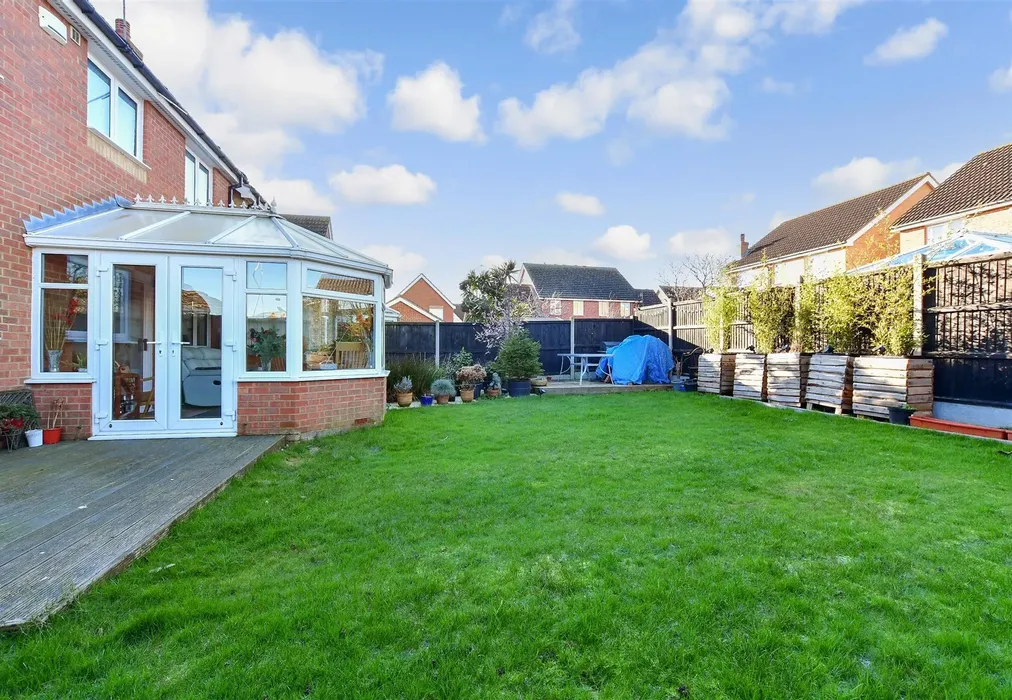 Rear Garden - Pollard Place, Whitstable, Kent - Wards of Kent