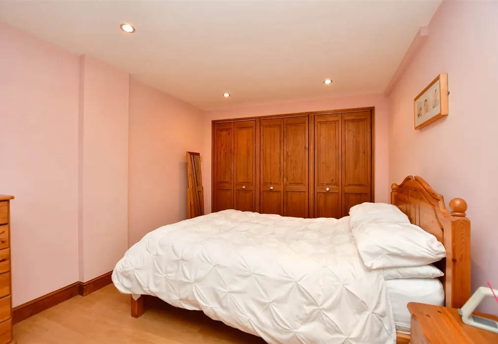 Bedroom 1 - Brent Road, London - Wards of Kent