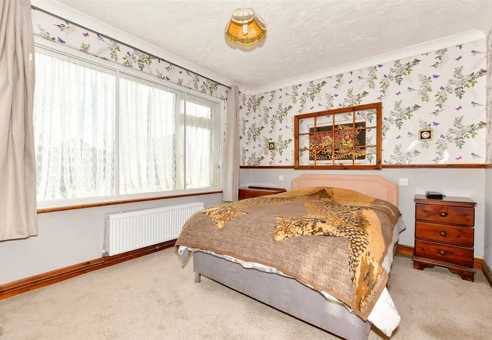 Bedroom 1 - Meehan Road, Greatstone, New Romney, Kent - Wards of Kent