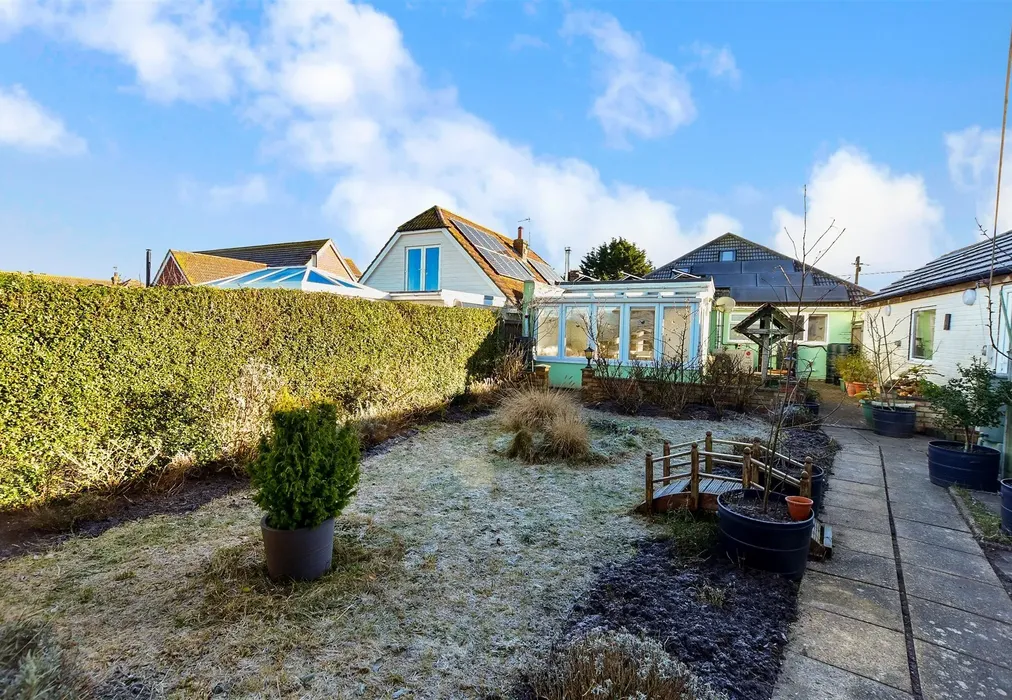 Rear Garden - Meehan Road, Greatstone, New Romney, Kent - Wards of Kent