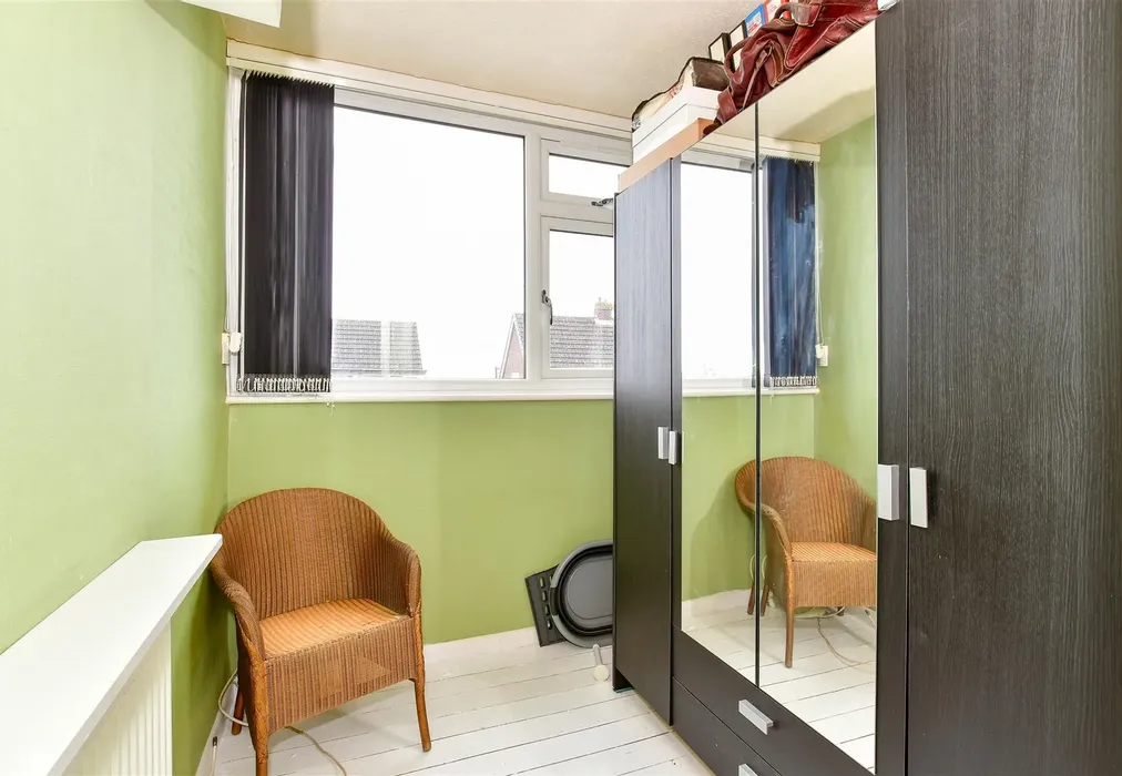 Bedroom 3 - The Rise, Ashford, Kent - Wards of Kent