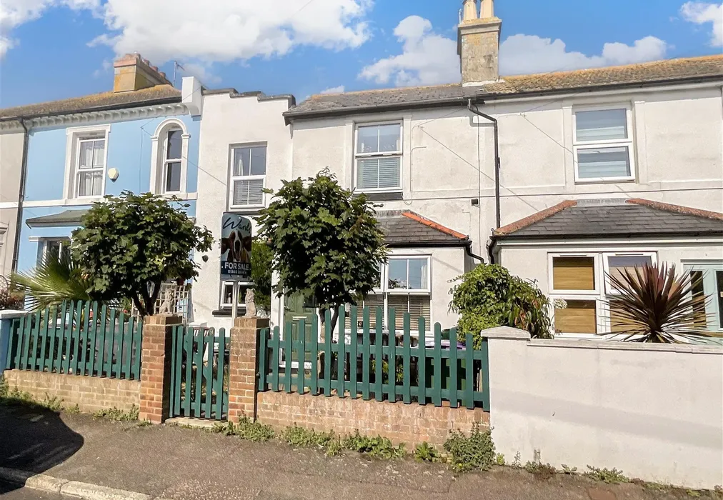 Front - Victoria Road, Hythe, Kent - Wards of Kent
