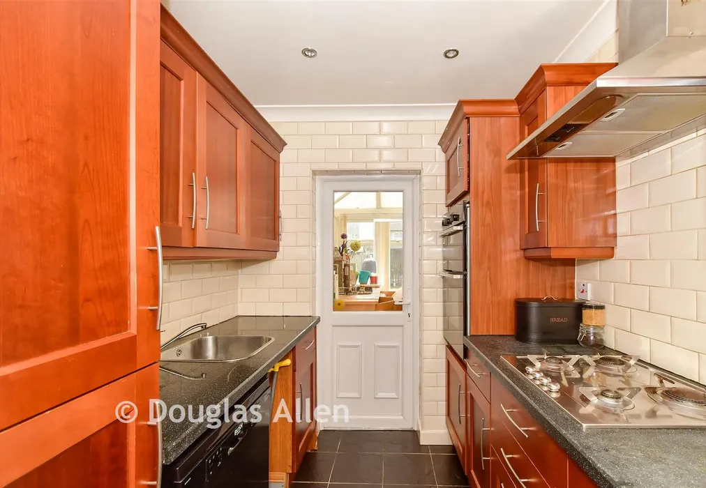 Kitchen - Stanley Avenue, Dagenham, Essex - Wards of Kent