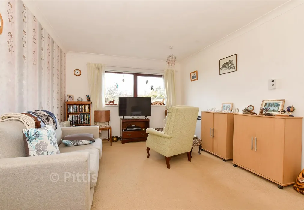 Lounge/ Dining Room - Fairlee Road, Newport, Isle of Wight - Wards of Kent