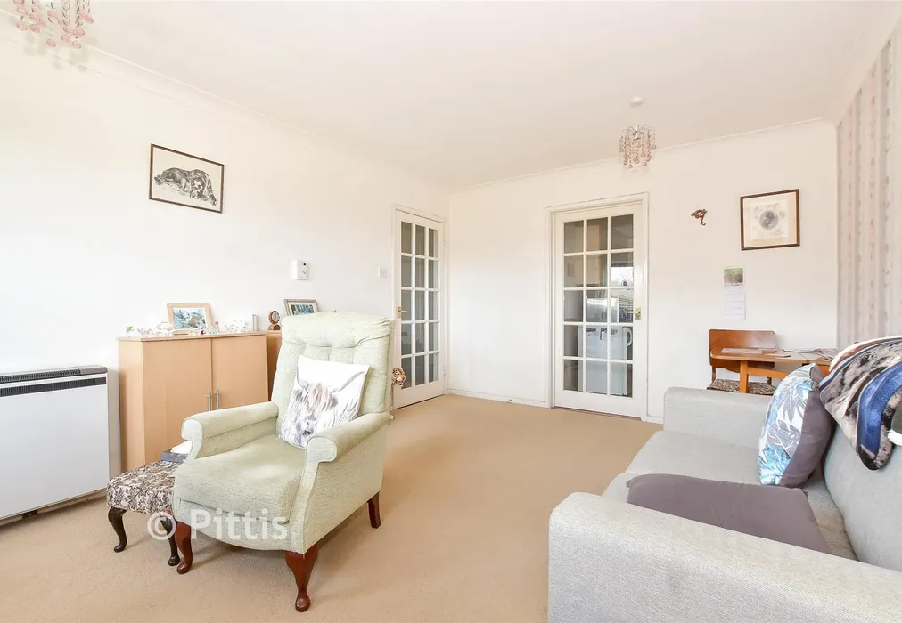 Lounge/ Dining Room - Fairlee Road, Newport, Isle of Wight - Wards of Kent