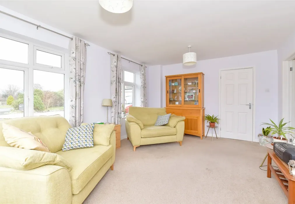 Lounge - Arun Vale, Coldwaltham, West Sussex - Wards of Kent