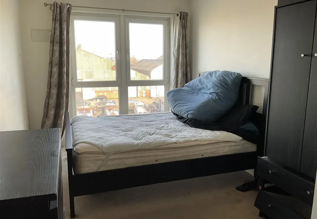 Bedroom - Admirals Way, Gravesend, Kent - Wards of Kent