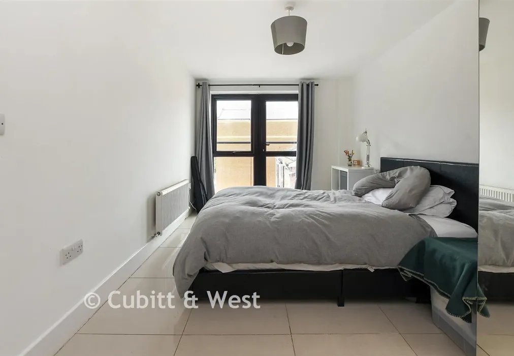 Bedroom 1 - Croydon Road, Caterham, Surrey - Wards of Kent