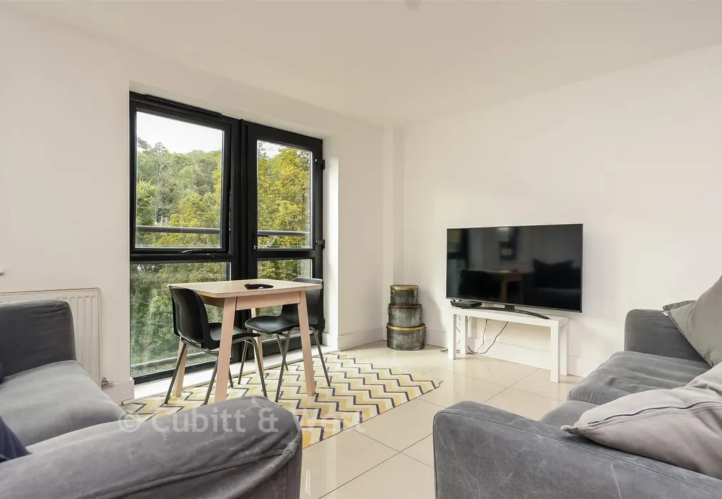 Internal Lifestyle Photograph - Croydon Road, Caterham, Surrey - Wards of Kent