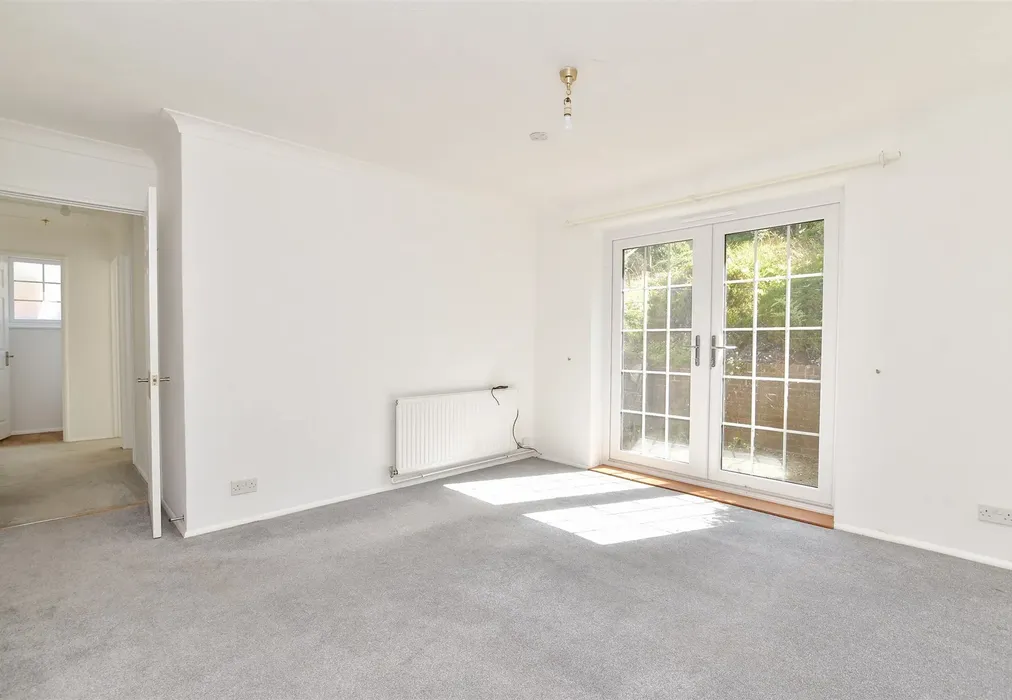 Bedroom 1 - Falmer Gardens, Woodingdean, Brighton, East Sussex - Wards of Kent