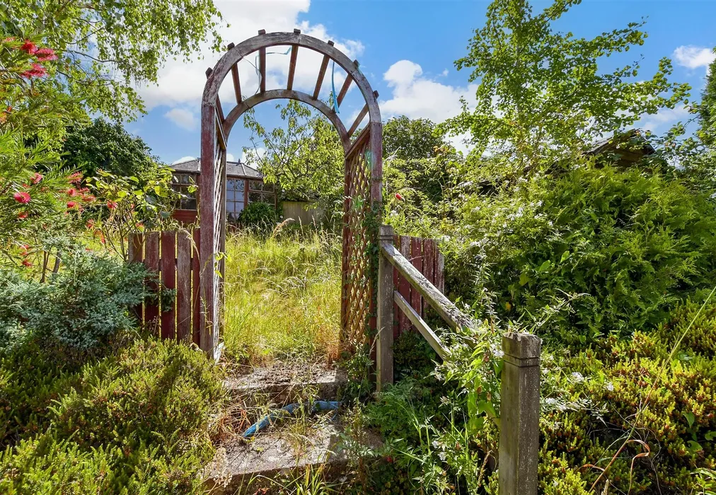 External Feature - Falmer Gardens, Woodingdean, Brighton, East Sussex - Wards of Kent