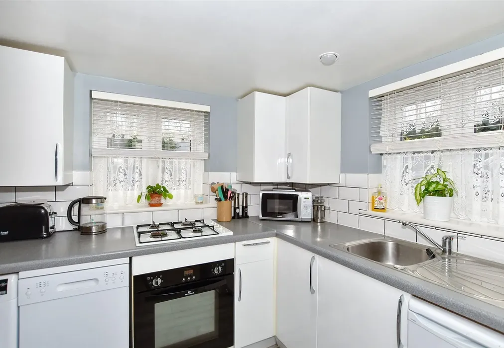 Kitchen - Kettle Lane, East Farleigh, Maidstone, Kent - Wards of Kent