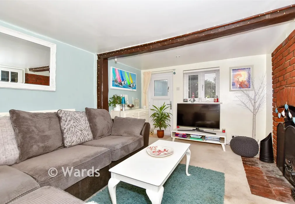 Lounge - Kettle Lane, East Farleigh, Maidstone, Kent - Wards of Kent