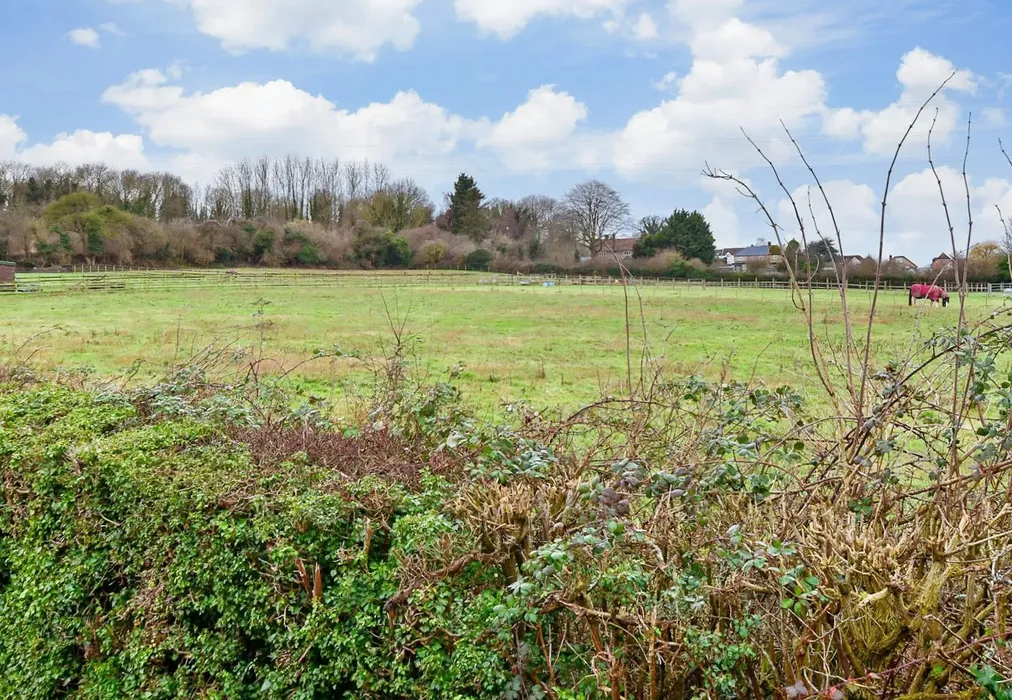 Views To Front - Kettle Lane, East Farleigh, Maidstone, Kent - Wards of Kent