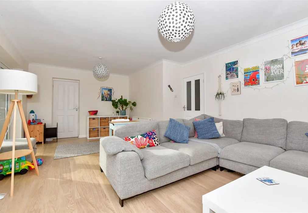 Lounge - Windmill Road, Whitstable, Kent - Wards of Kent
