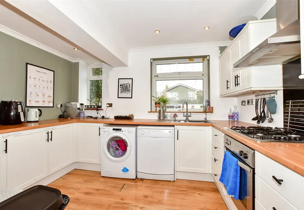 Kitchen - Windmill Road, Whitstable, Kent - Wards of Kent