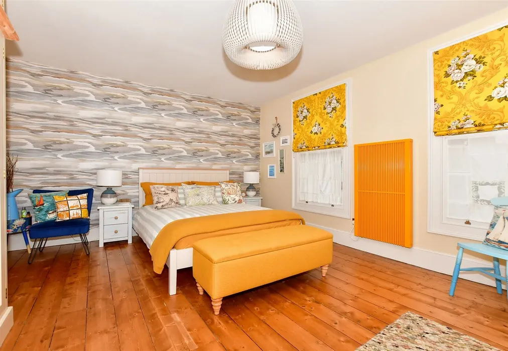 Bedroom 1 - Canterbury Road, Whitstable, Kent - Wards of Kent