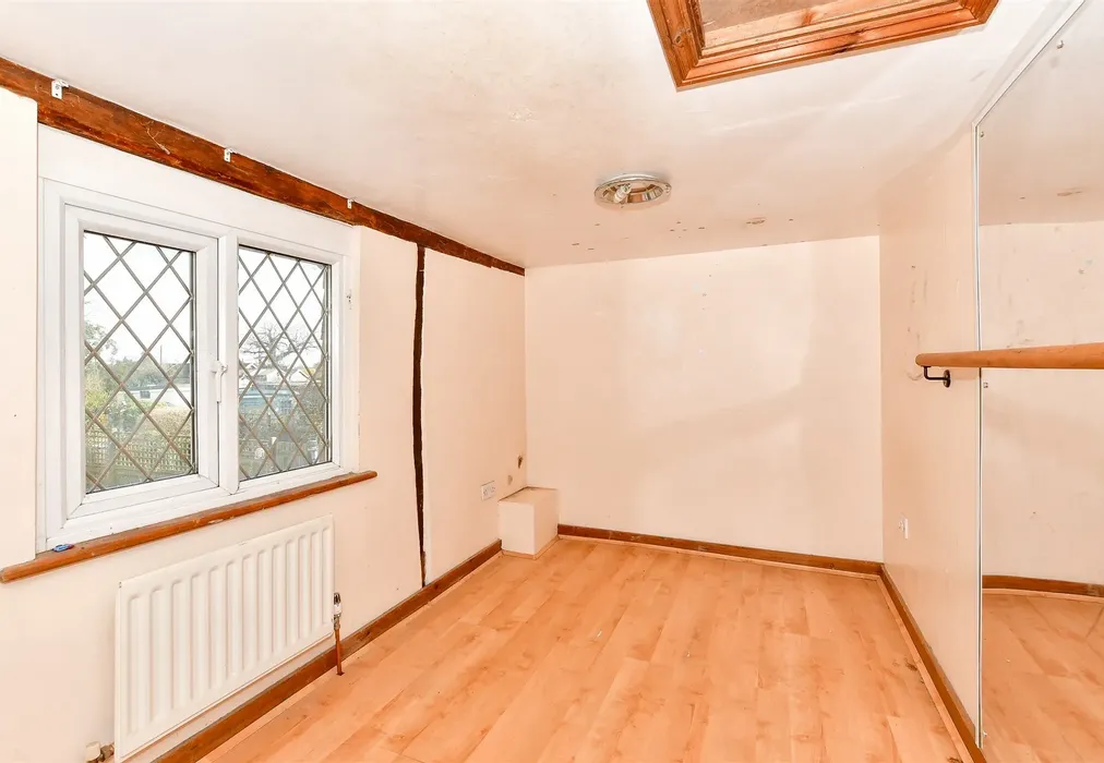 Bedroom 3 - Maidstone Road, Staplehurst, Kent - Wards of Kent