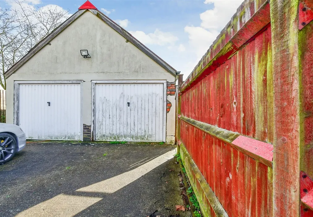 Garage - Maidstone Road, Staplehurst, Kent - Wards of Kent