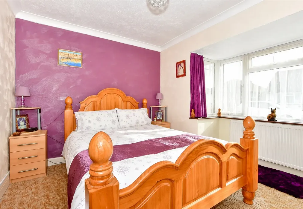 Bedroom 1 - Grand Avenue, Littlehampton, West Sussex - Wards of Kent