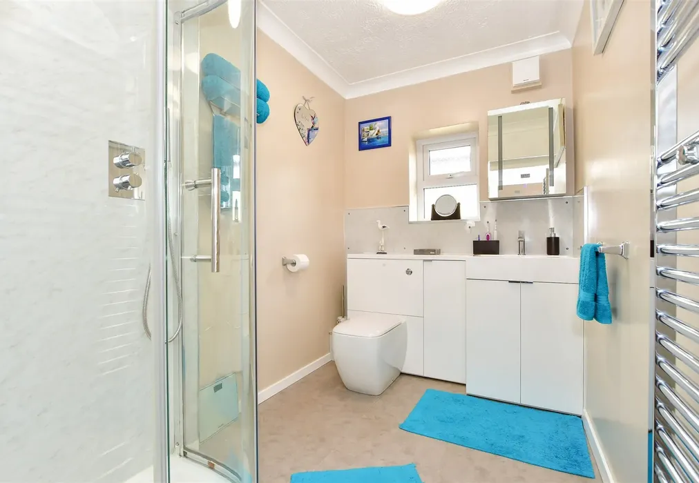 Shower Room - Grand Avenue, Littlehampton, West Sussex - Wards of Kent