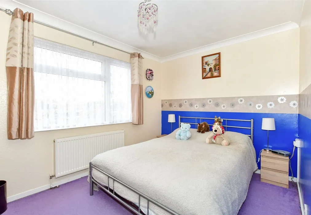 Bedroom 2 - Grand Avenue, Littlehampton, West Sussex - Wards of Kent