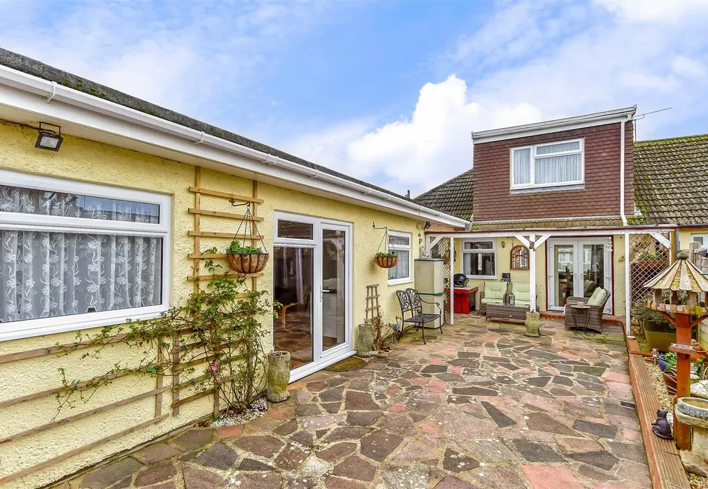 Rear Garden - Grand Avenue, Littlehampton, West Sussex - Wards of Kent