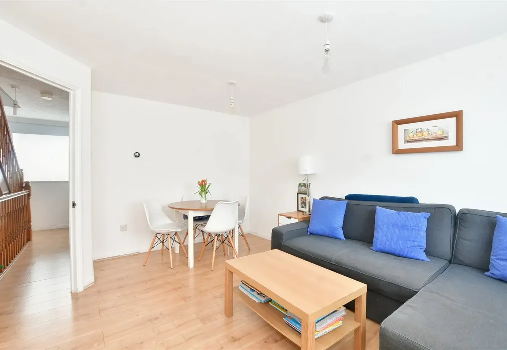 Living Room - Franklin Way, Croydon, Surrey - Wards of Kent