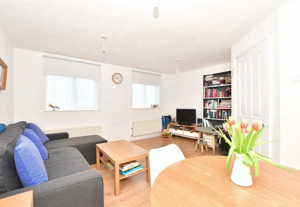 Living Room - Franklin Way, Croydon, Surrey - Wards of Kent