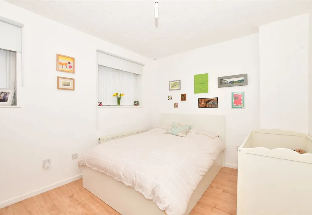 Bedroom 1 - Franklin Way, Croydon, Surrey - Wards of Kent