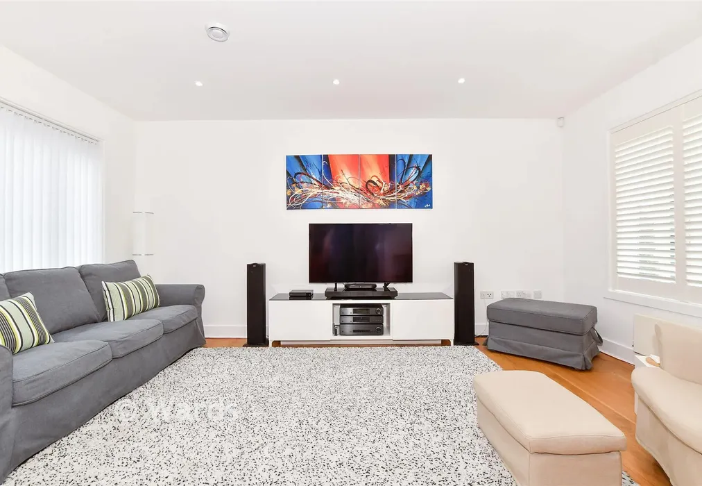 Lounge Area - Carlton Close, Kings Hill, West Malling, Kent - Wards of Kent